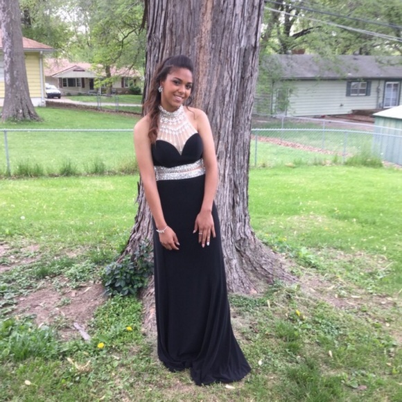 Faviana  beaded 2 piece prom dress - Picture 2 of 4